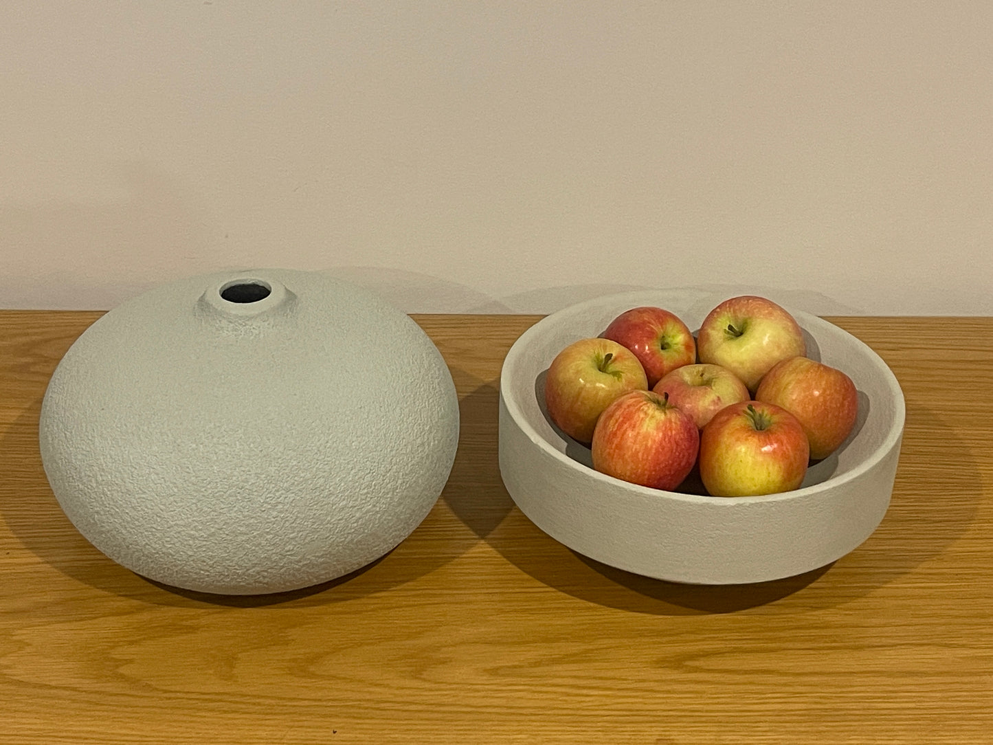 Modern Vase & Fruit Bowl - RRP $100
