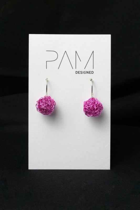 Pom pom and small wire earrings