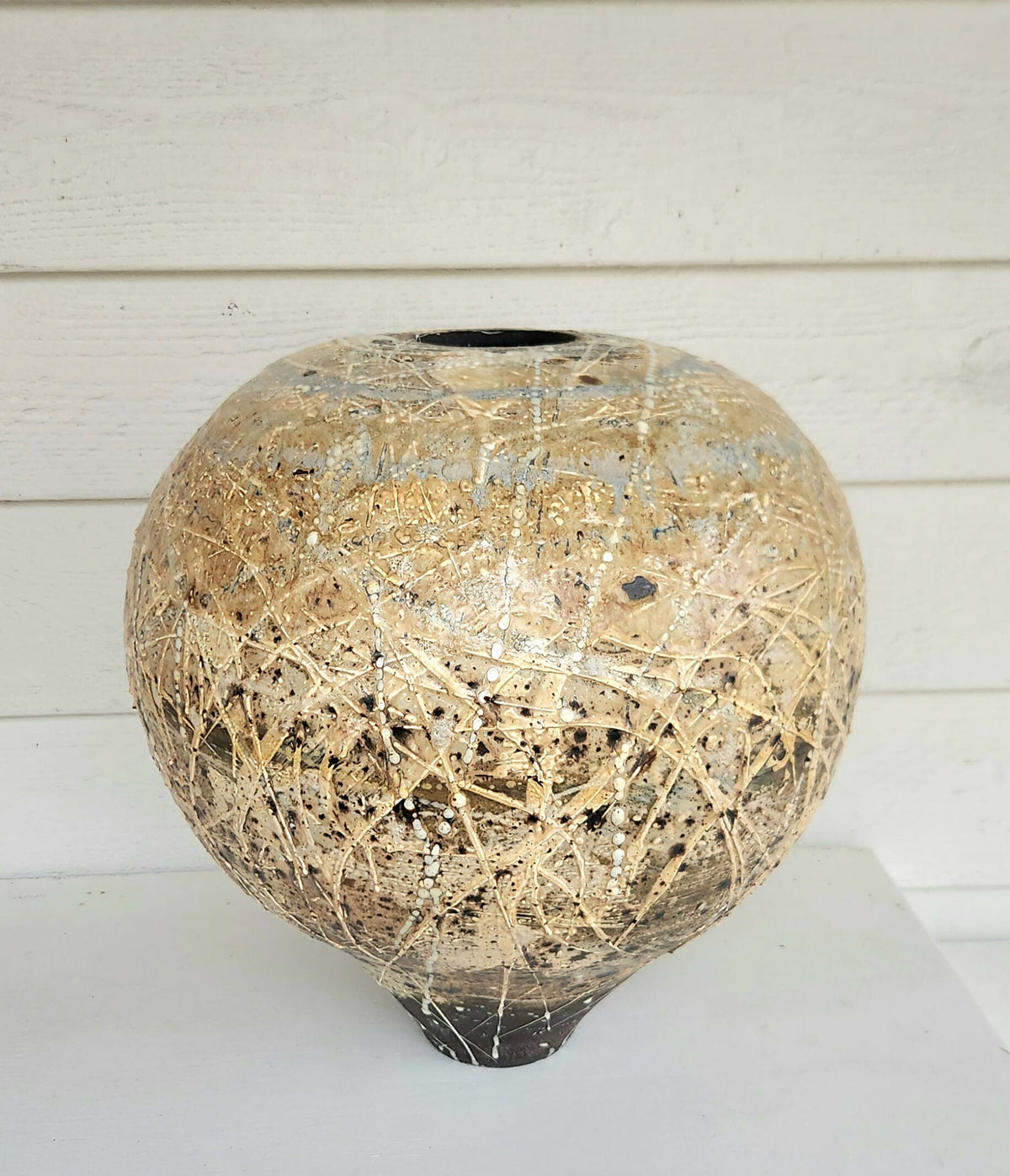 GIANT URN