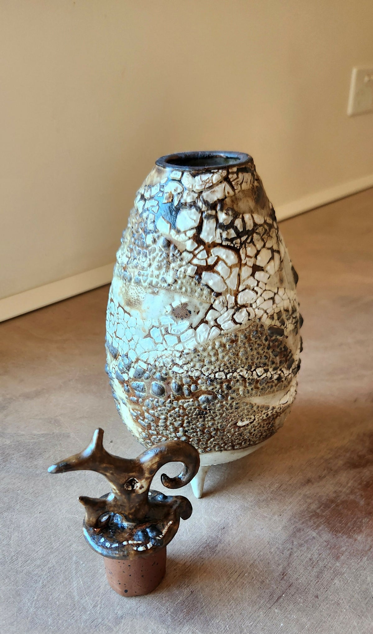 SCARAB URN