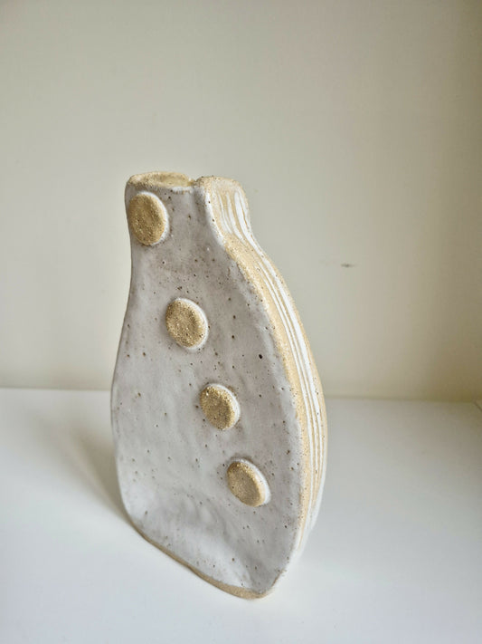 Button vase